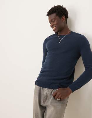 lambswool crew neck sweater in navy