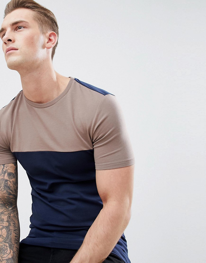 ASOS DESIGN - Lang aansluitend T-shirt met stretch en contrasterende schouderpas-Multi