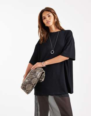 ASOS DESIGN - Lang geschnittenes T-Shirt in Schwarz