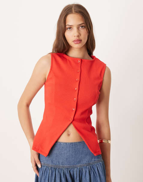 ASOS DESIGN - Lang, getailleerd gilet met knopen aan de voorkant in rood - view 1