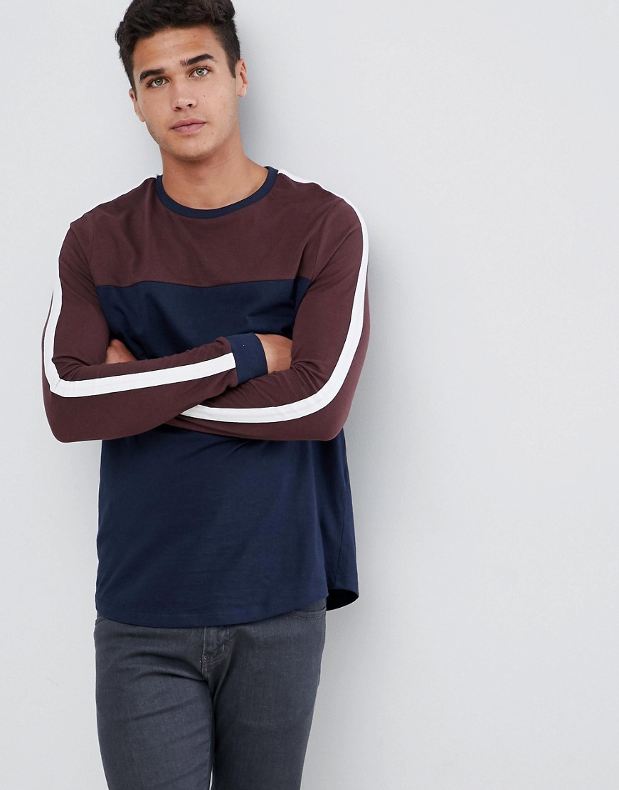 ASOS DESIGN - Lang T-shirt met lange mouwen en ronde zoom en contrasterende schouderpas in marineblauw