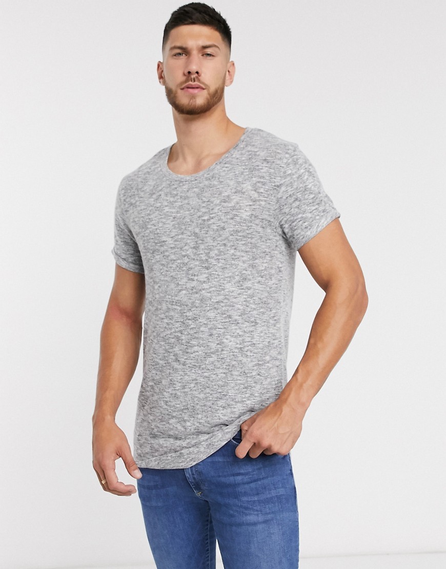 ASOS DESIGN - Lang T-shirt met ronde zoom, lage ronde hals en omgeslagen mouwen van een geborstelde stof in grijs