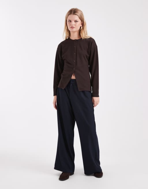 ASOS DESIGN - Lang vest met interlocknaden en split aan de voorkant in bruin, 2 van 4