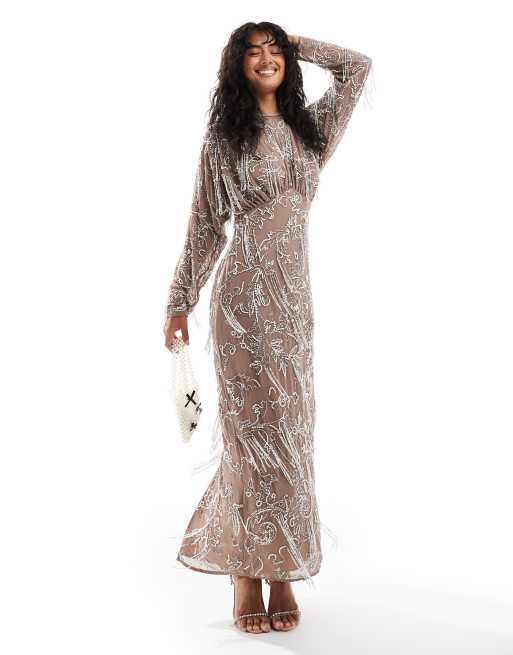 ASOS DESIGN – Langärmeliges Maxikleid in Taupe mit Allover-Fransen , 2 von 4