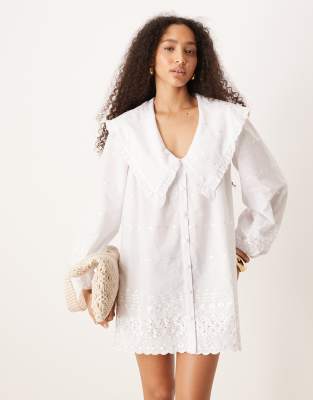 ASOS DESIGN - Langärmeliges Mini-Hemdkleid in Weiß mit Oversize-Kragen