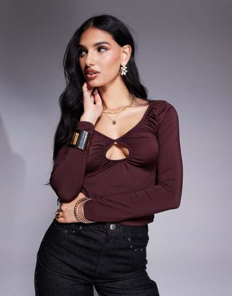 ASOS DESIGN – Langärmeliges Oberteil in Braun mit gerafftem Schlüsselloch-Design - view 1
