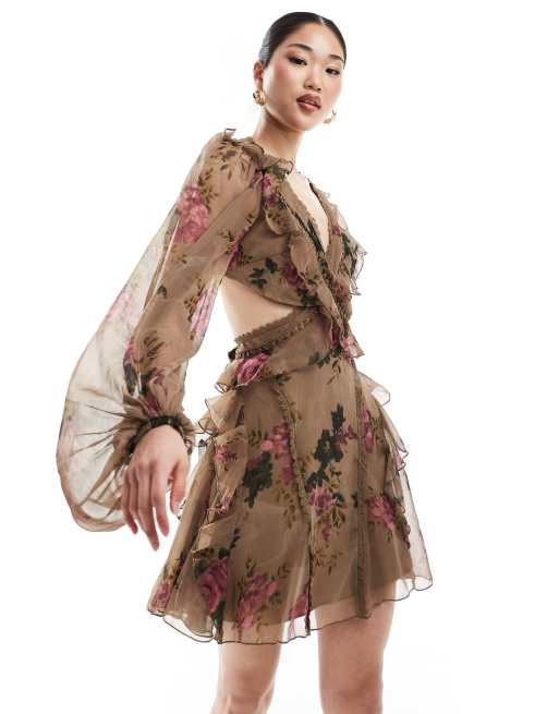 ASOS DESIGN – Langärmeliges Skater-Minikleid mit Spitzeneinsatz und Rüschenausschnitt in Khaki mit Blumenmuster