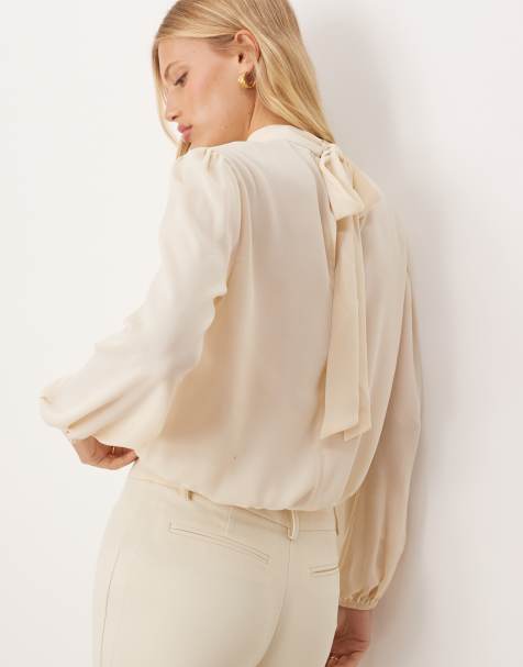ASOS DESIGN – Langärmlige Bluse aus durchscheinendem Chiffon in Creme mit Ballonsaum - view 1