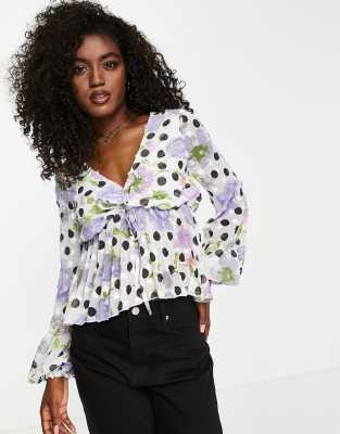 ASOS DESIGN - Langärmlige, geraffte Bluse mit plissiertem Schößchen und Punkt-Blumenmuster-Bunt