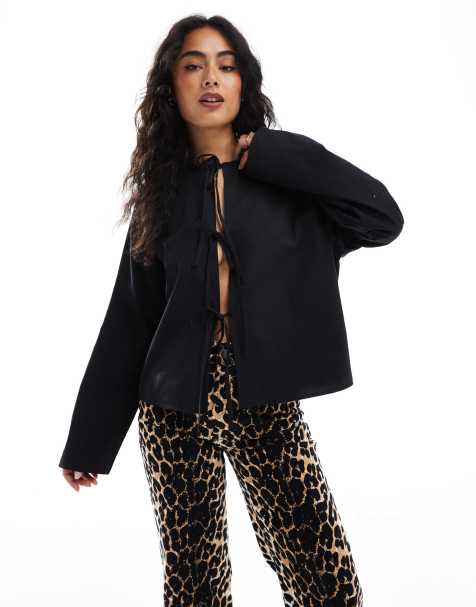 ASOS DESIGN – Langärmlige Popeline-Bluse in Schwarz mit gebundener Vorderseite - view 1