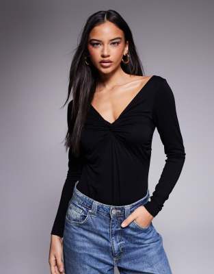 ASOS DESIGN - Langärmliger Body in Schwarz mit verdrehtem Design vorn