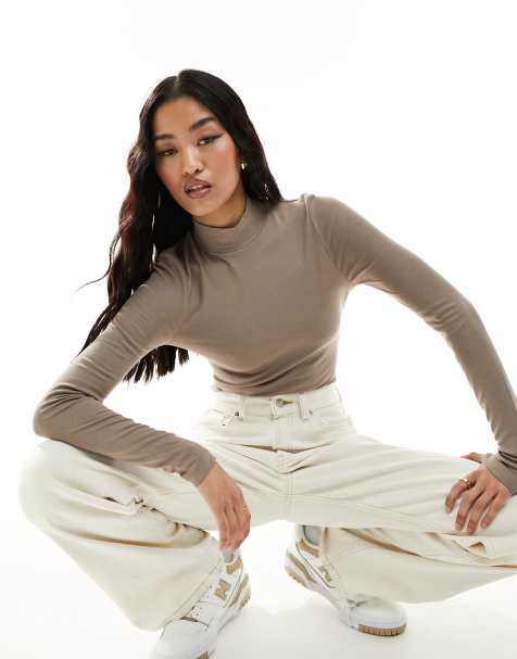 ASOS DESIGN – Langärmliger Body in Steinbeige mit Stehkragen - view 1