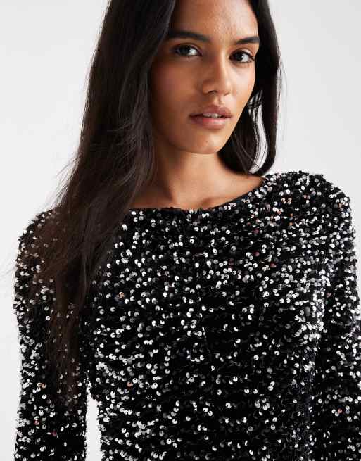 ASOS DESIGN – Langärmliger Samt-Playsuit mit Paillettenbesatz in Silber, 4 von 4