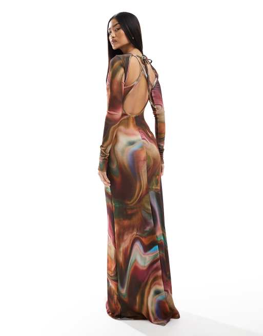 ASOS DESIGN – Langärmliges, anschmiegsames Maxikleid mit Rückenausschnitt und Marmormuster, 3 von 4