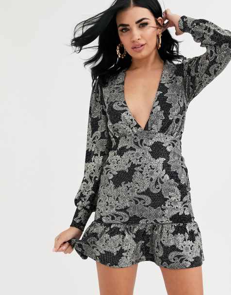 ASOS DESIGN – Langärmliges Bodycon-Minikleid mit tiefem Ausschnitt, glitzerndem Blumenmuster und Schößchensaum