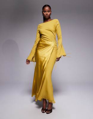ASOS DESIGN - Langärmliges Chiffon-Maxikleid in Ocker mit U-Boot-Ausschnitt und Satin-Wickelrock-Gelb