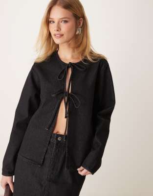 ASOS DESIGN - Langärmliges Denim-Top in verwaschenem Schwarz mit Schnürung vorne-Grau