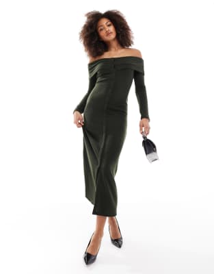 ASOS DESIGN - Langärmliges, durchgeknöpftes Midikleid in Khaki mit umgeschlagenem Carmen-Ausschnitt-Grün