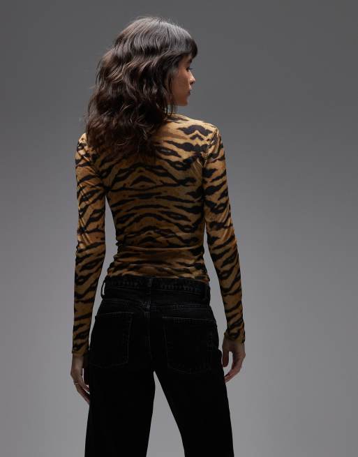 ASOS DESIGN – Langärmliges, durchscheinendes Oberteil mit Stehkragen und Tigerfellmuster, 2 von 4