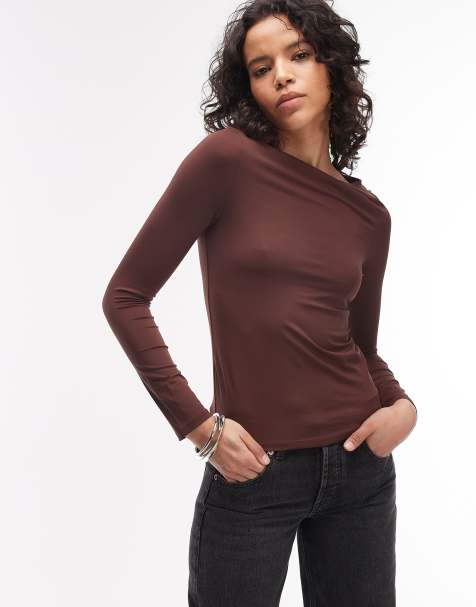ASOS DESIGN – Langärmliges, figurbetontes Oberteil in Schokobraun mit U-Boot-Ausschnitt - view 1