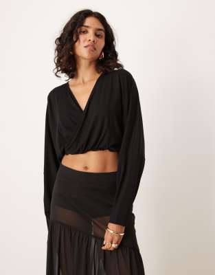 ASOS DESIGN - Langärmliges Fledermaus-Oberteil mit Wickelfront in Schwarz