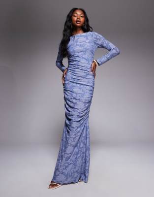 ASOS DESIGN - Langärmliges, gerafftes Maxikleid in Blau mit Ausbrennermuster