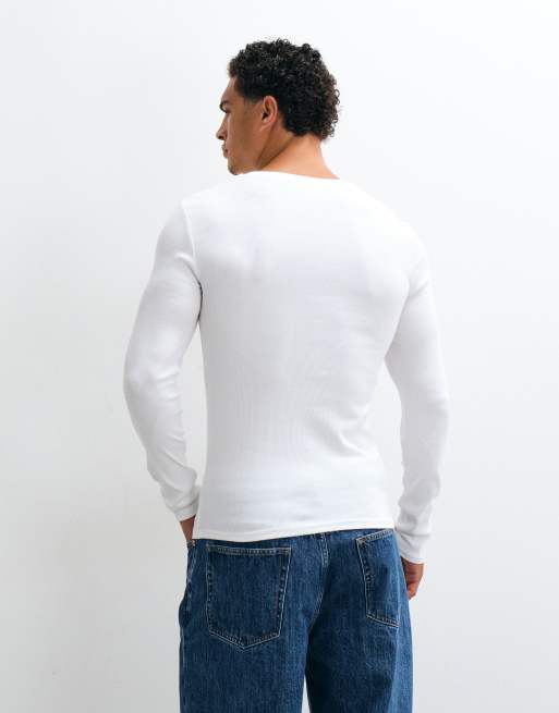 ASOS DESIGN – Langärmliges, geripptes Basic-T-Shirt in Weiß mit körperbetontem Schnitt, 3 von 10