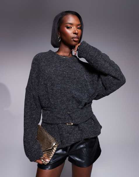 ASOS DESIGN – Langärmliges, geripptes Bouclé-Oberteil in Anthrazit mit goldfarbener Verzierung - view 1