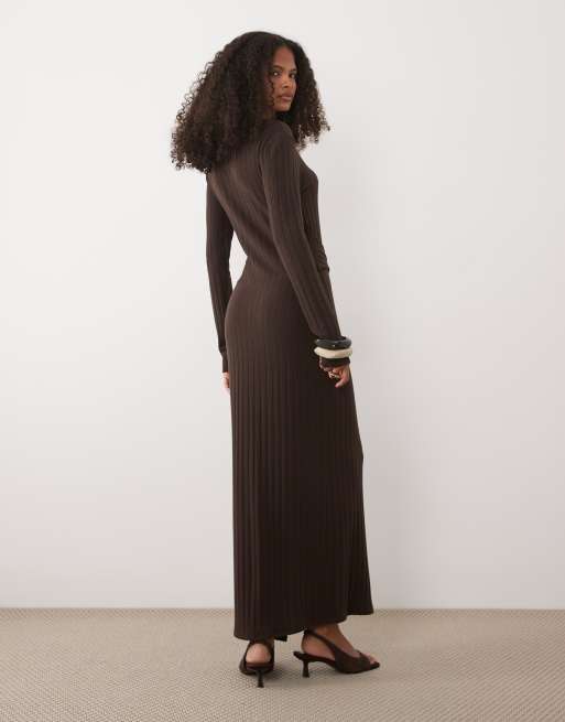 ASOS DESIGN – Langärmliges, geripptes Midikleid in Schokobraun mit Metall-Wickeldetail, 3 von 4