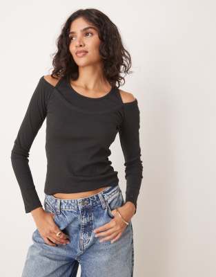 ASOS DESIGN - Langärmliges, geripptes Oberteil in Schwarz mit Zierausschnitten