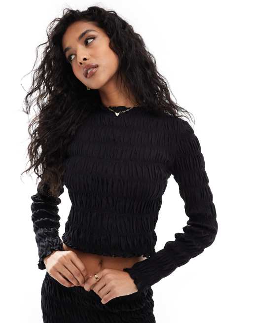 ASOS DESIGN – Langärmliges, gesmoktes Oberteil in Schwarz