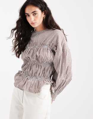 ASOS DESIGN - Langärmliges, gesmoktes Oberteil mit Vichy-Karo-Bunt