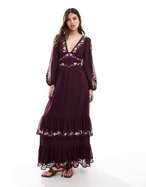 ASOS DESIGN – Langärmliges, gestuftes Maxikleid in Burgunderrot mit Stickerei und tiefem Ausschnitt - view 1