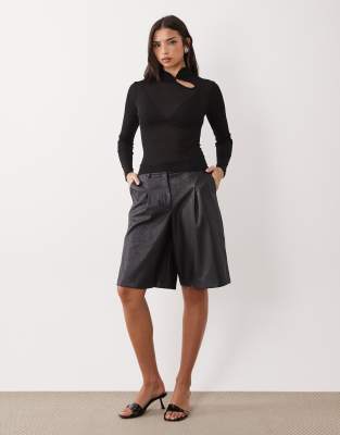 ASOS DESIGN - Langärmliges, halbtransparentes Oberteil in Schwarz mit Zierausschnitt