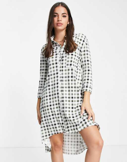ASOS DESIGN – Langärmliges Hemdkleid mit nach hinten abfallendem Saum in Khaki kariert