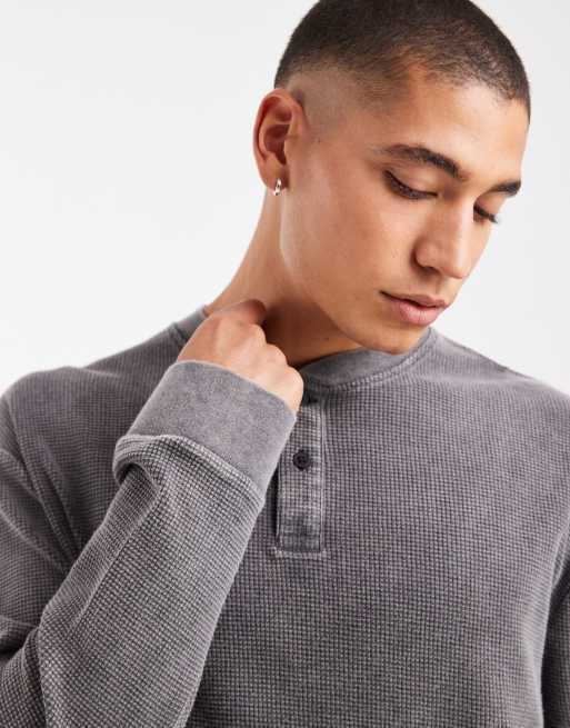 ASOS DESIGN – Langärmliges Henley-Shirt in verwaschenem Schwarz mit Waffelstruktur und Oversize-Passform, 5 von 5