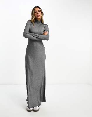 ASOS DESIGN - Langärmliges, hochgeschlossenes Maxikleid in Silber