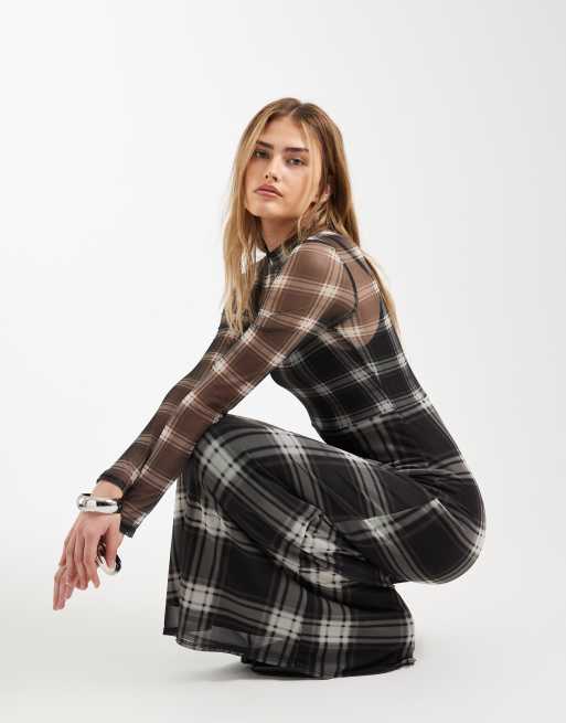 ASOS DESIGN – Langärmliges, hochgeschlossenes Midi-Wickelkleid in Grau kariert, 2 von 4