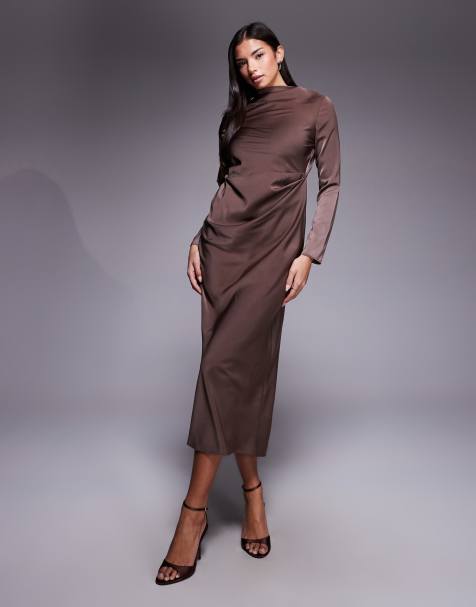 ASOS DESIGN – Langärmliges, hochgeschlossenes Midikleid in Schokobraun mit seitlicher Raffung - view 1