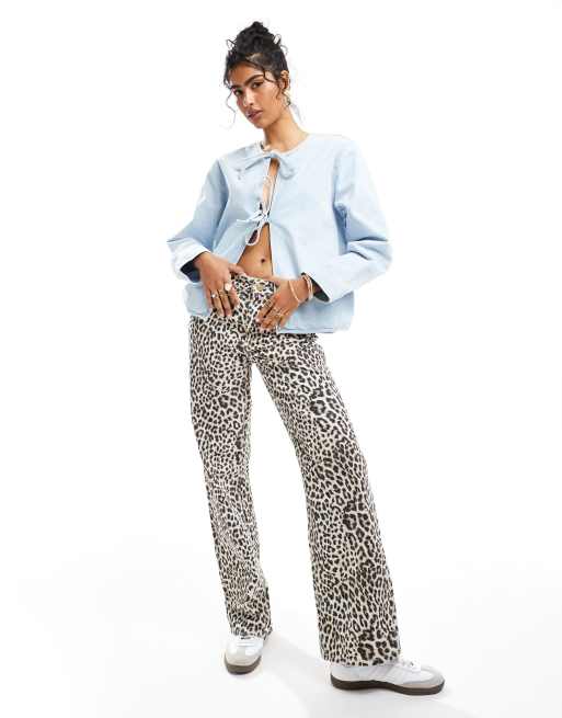 ASOS DESIGN – Langärmliges Jeans-Oberteil in Bleichwaschung mit gebundener Vorderseite, 2 von 4