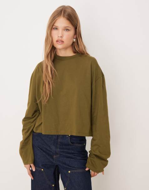 ASOS DESIGN – Langärmliges, kastiges Cropped-Fit-T-Shirt in dunklem Oliv - view 1