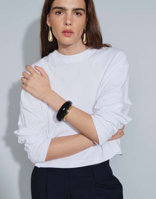 ASOS DESIGN – Langärmliges, kastiges Cropped Shirt in Weiß, 2 von 4