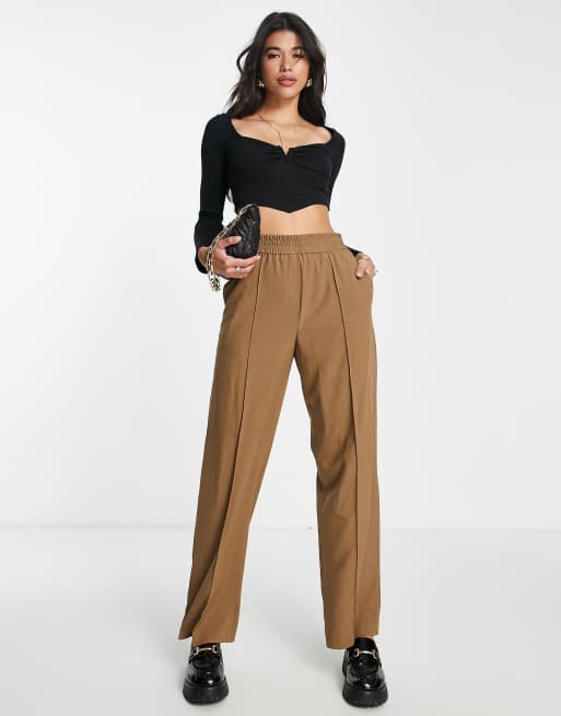 ASOS DESIGN – Langärmliges, kurzes Oberteil in Schwarz mit v-förmigem Draht-Detail, 4 von 4