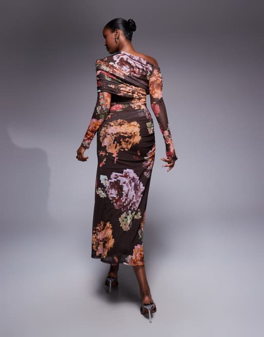ASOS DESIGN – Langärmliges, lässiges Bardot-Maxikleid aus Netzstoff in Schokobraun mit Blumenprint, 2 von 4