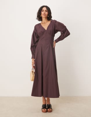 ASOS DESIGN – Langärmliges Maxikleid aus Popeline in Schokobraun mit V-Ausschnitt - view 1