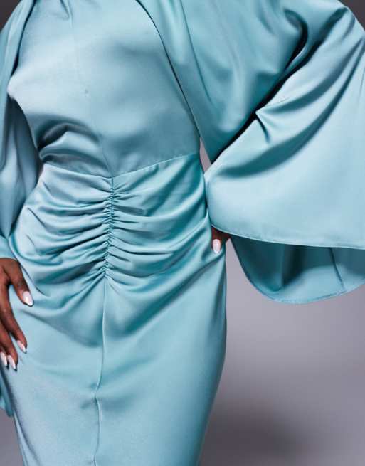 ASOS DESIGN – Langärmliges Maxikleid aus Satin in Blassblau mit Rock mit mittiger Raffung, 3 von 4