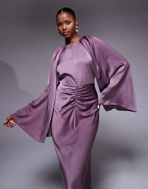 ASOS DESIGN – Langärmliges Maxikleid aus Satin in Traubenlila mit Rock mit mittiger Raffung, 3 von 4