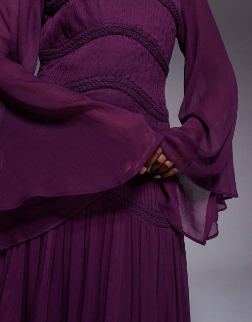 ASOS DESIGN – Langärmliges Maxikleid in Beerenrot mit abgenähtem Oberteil und Spitzenbesatz, 3 von 4