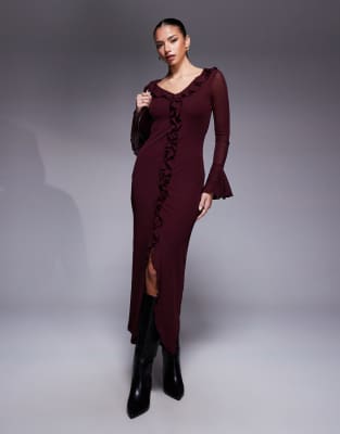 ASOS DESIGN - Langärmliges Maxikleid in Burgunderrot mit Rüschendetail und ausgestellten Ärmeln-Schwarz