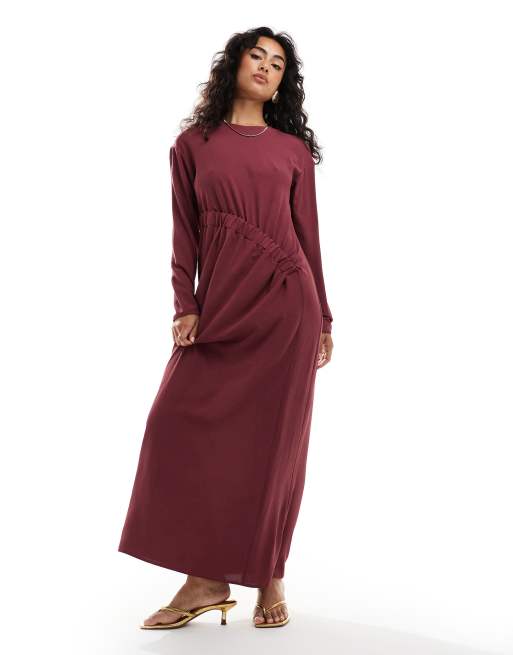 ASOS DESIGN – Langärmliges Maxikleid in Maulbeerpurpur mit seitlicher Raffung